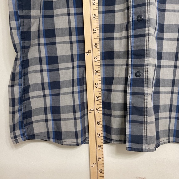The North Face Mens Plaid Short Sleeve Shirt Snap Buttons Casual Hiking Sz L - Picture 7 of 8